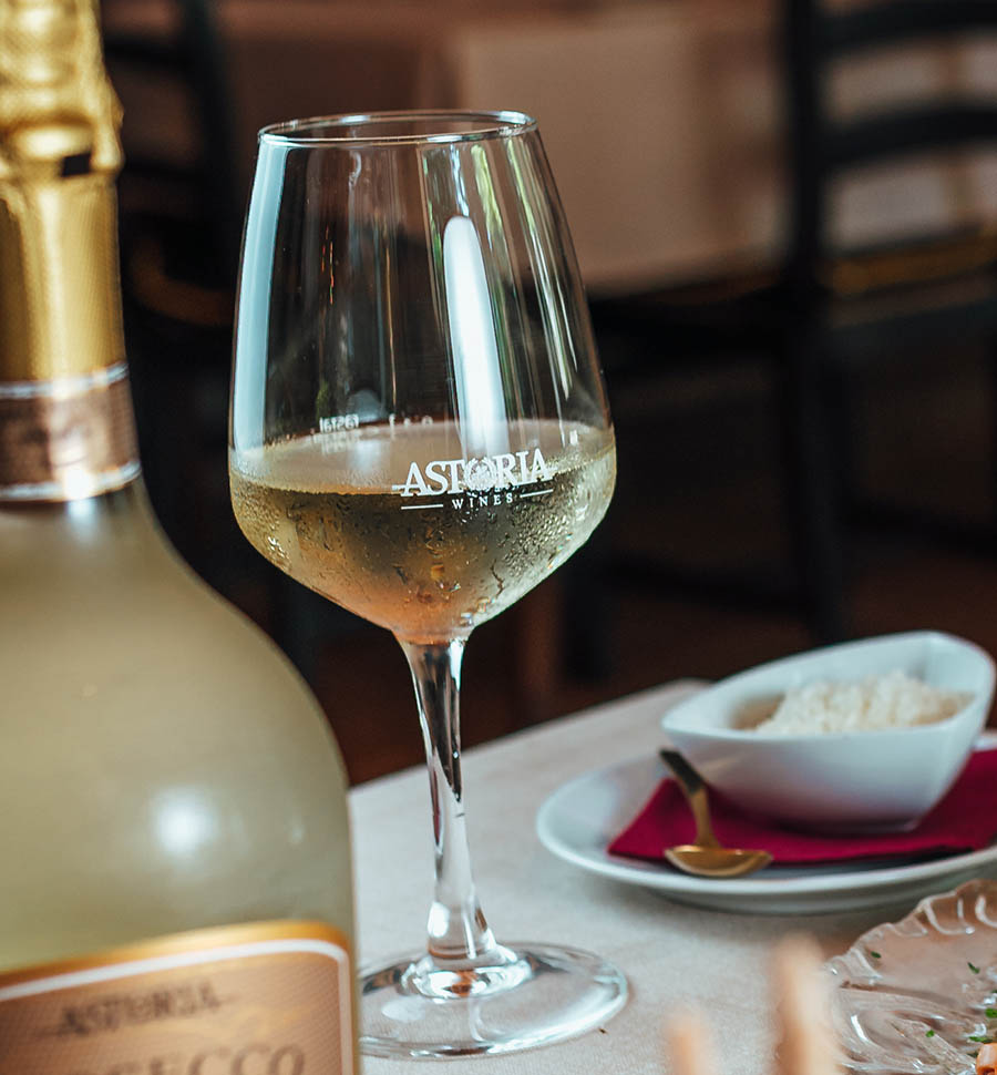 vinos-blancos-italianos-astoria